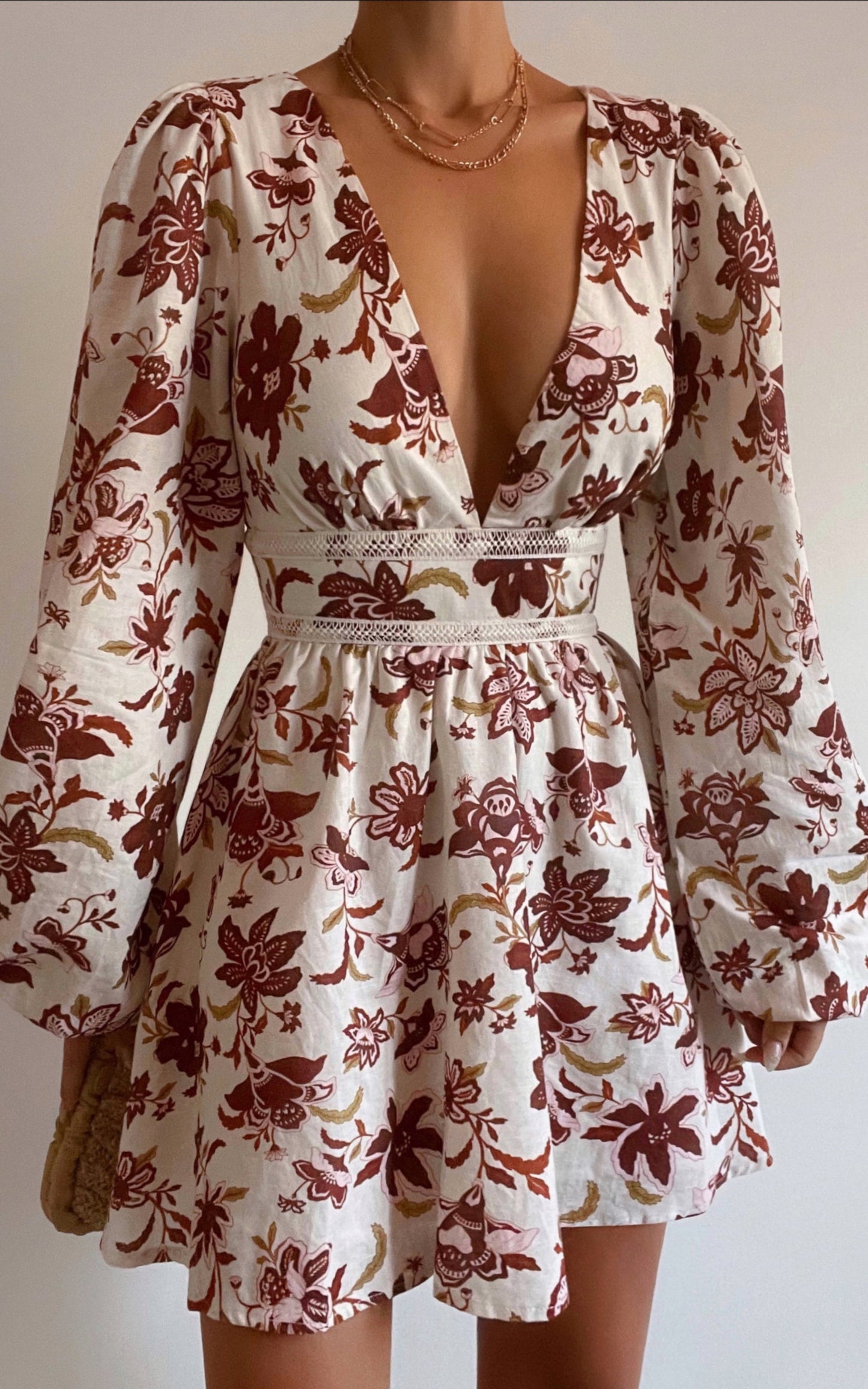 Amalie The Label - Rosabel Linen Look Blend Long Sleeve Plunge Neck Fit and Flare Mini Dress in Luca print