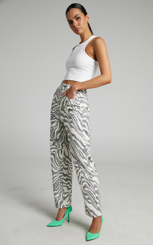 The People Vs - Pamela Pant in MONO WAVVE