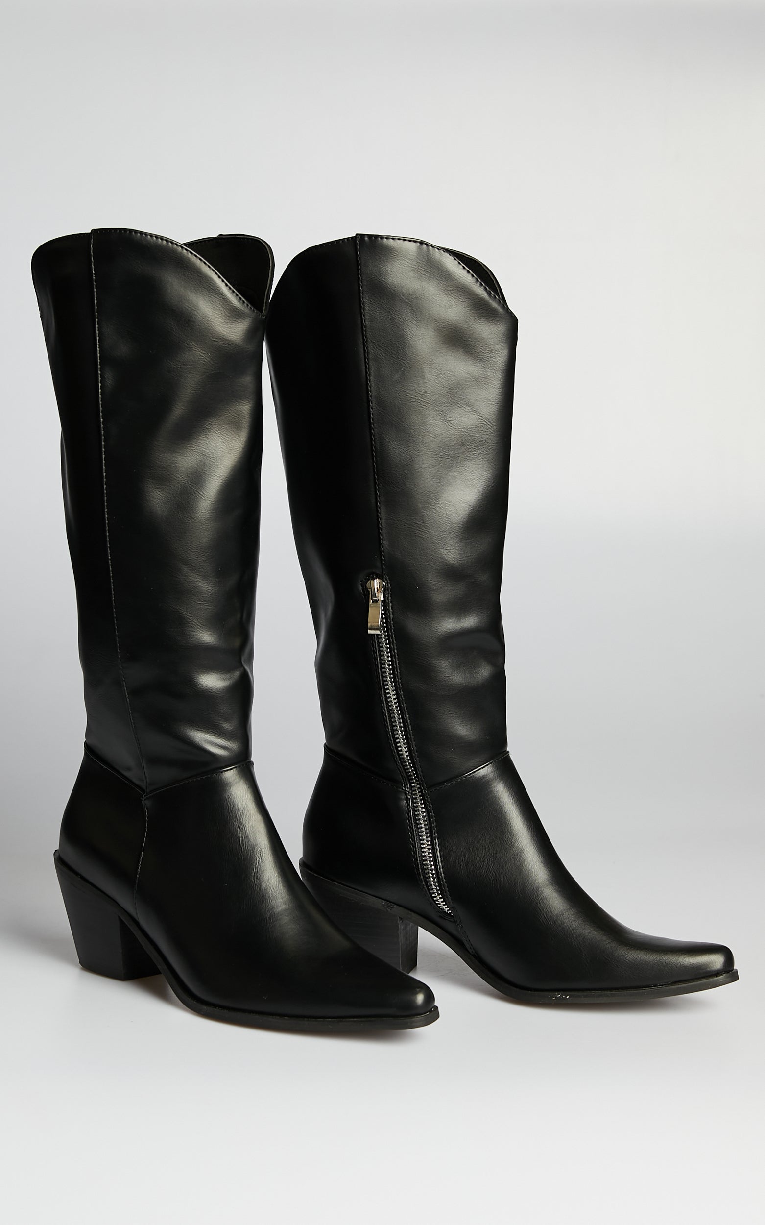 Therapy - Cyrus Boots in Black