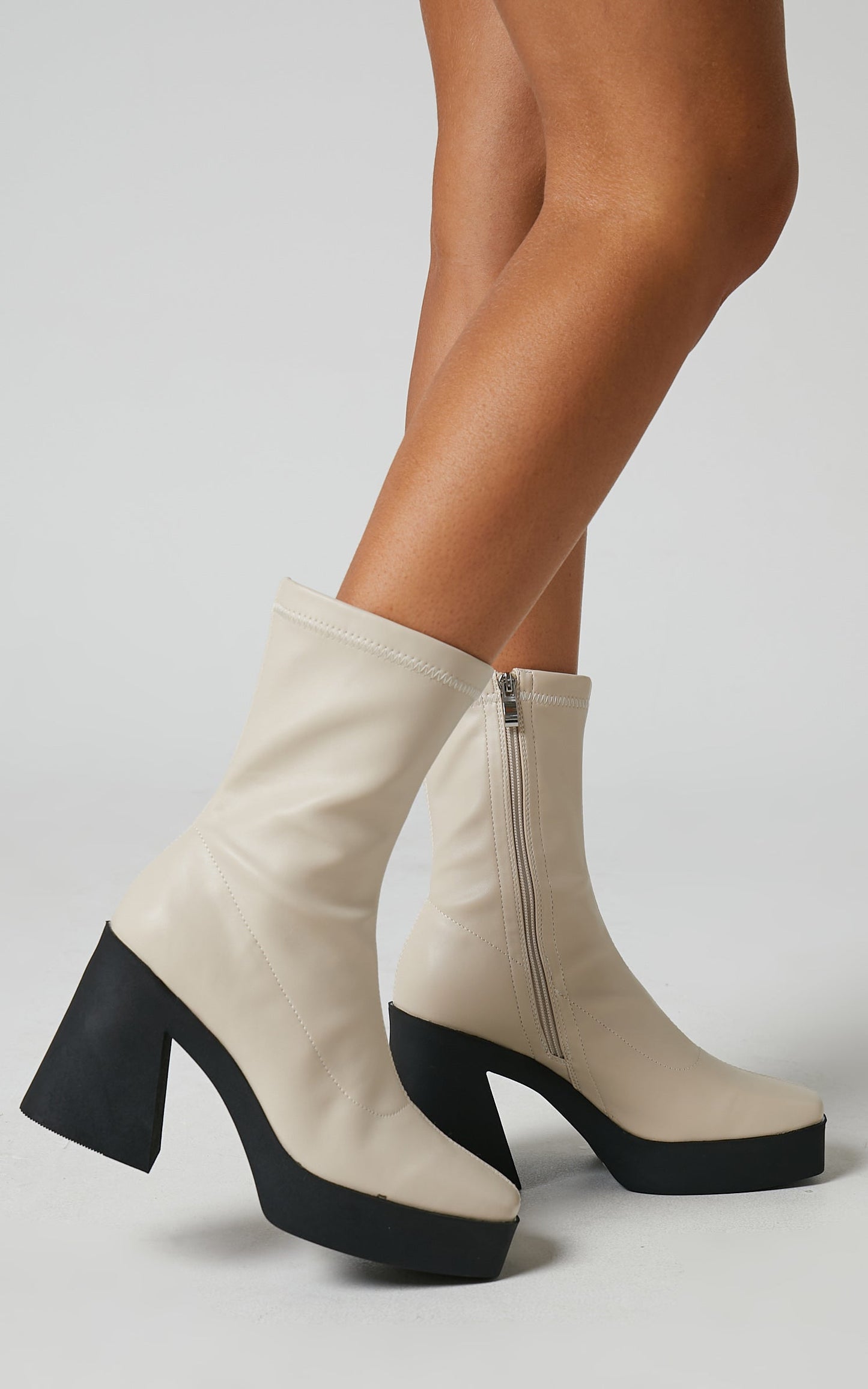 Therapy - Jagger Boots in Bone