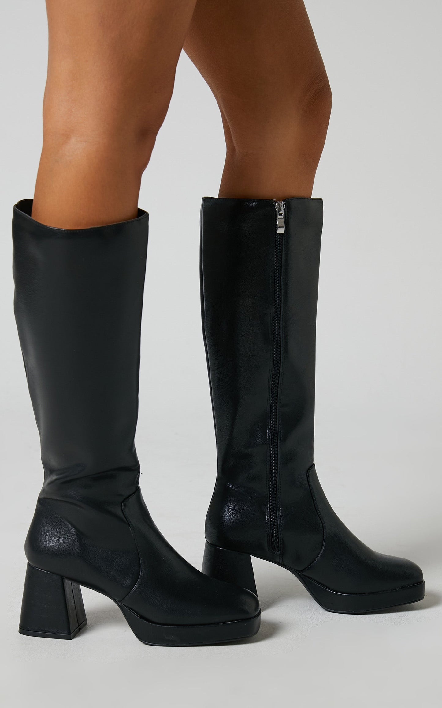 Therapy - Naya Boots in Black