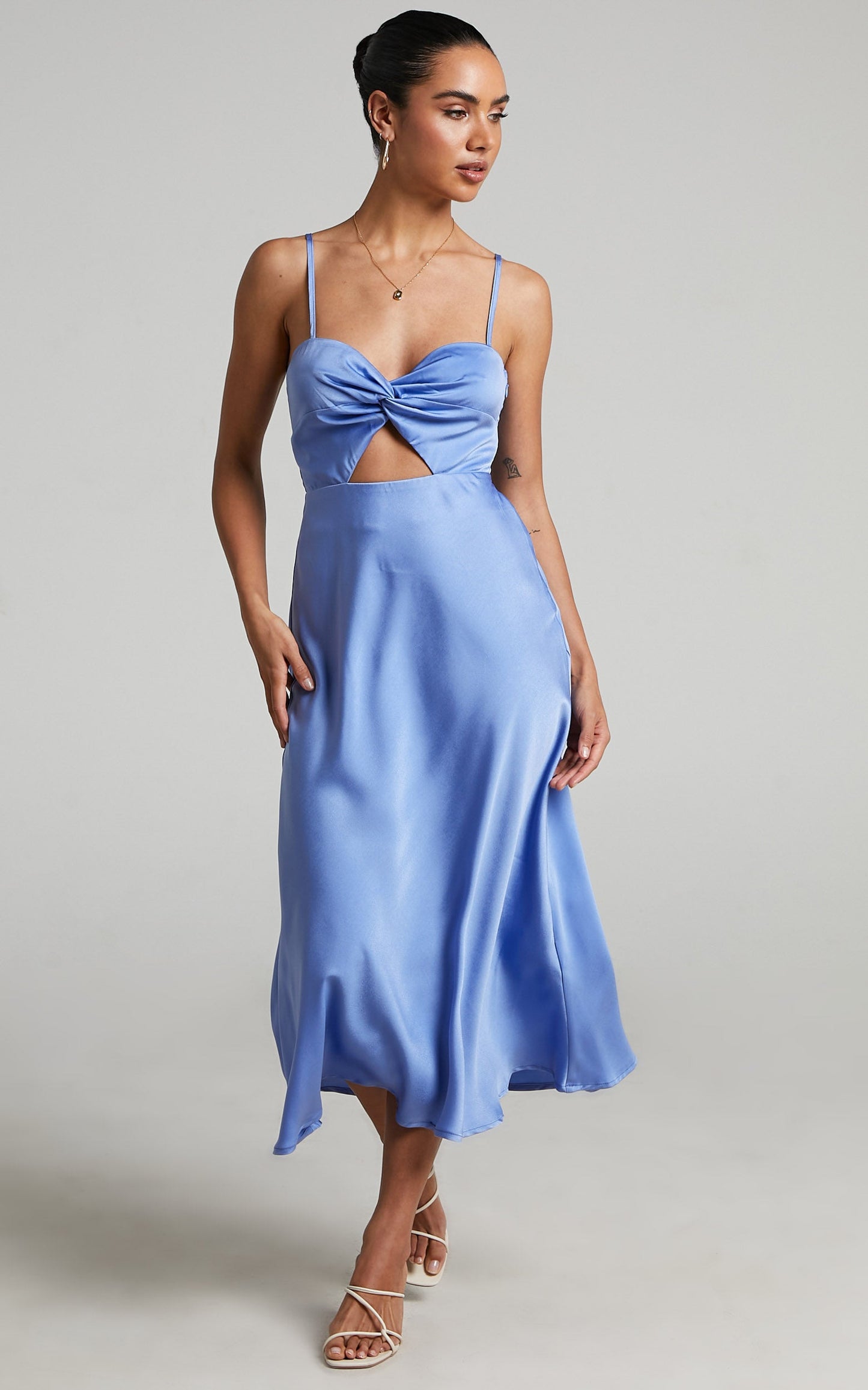Tomoni Flounce Shoulder Midi Dress in Cornflower Blue