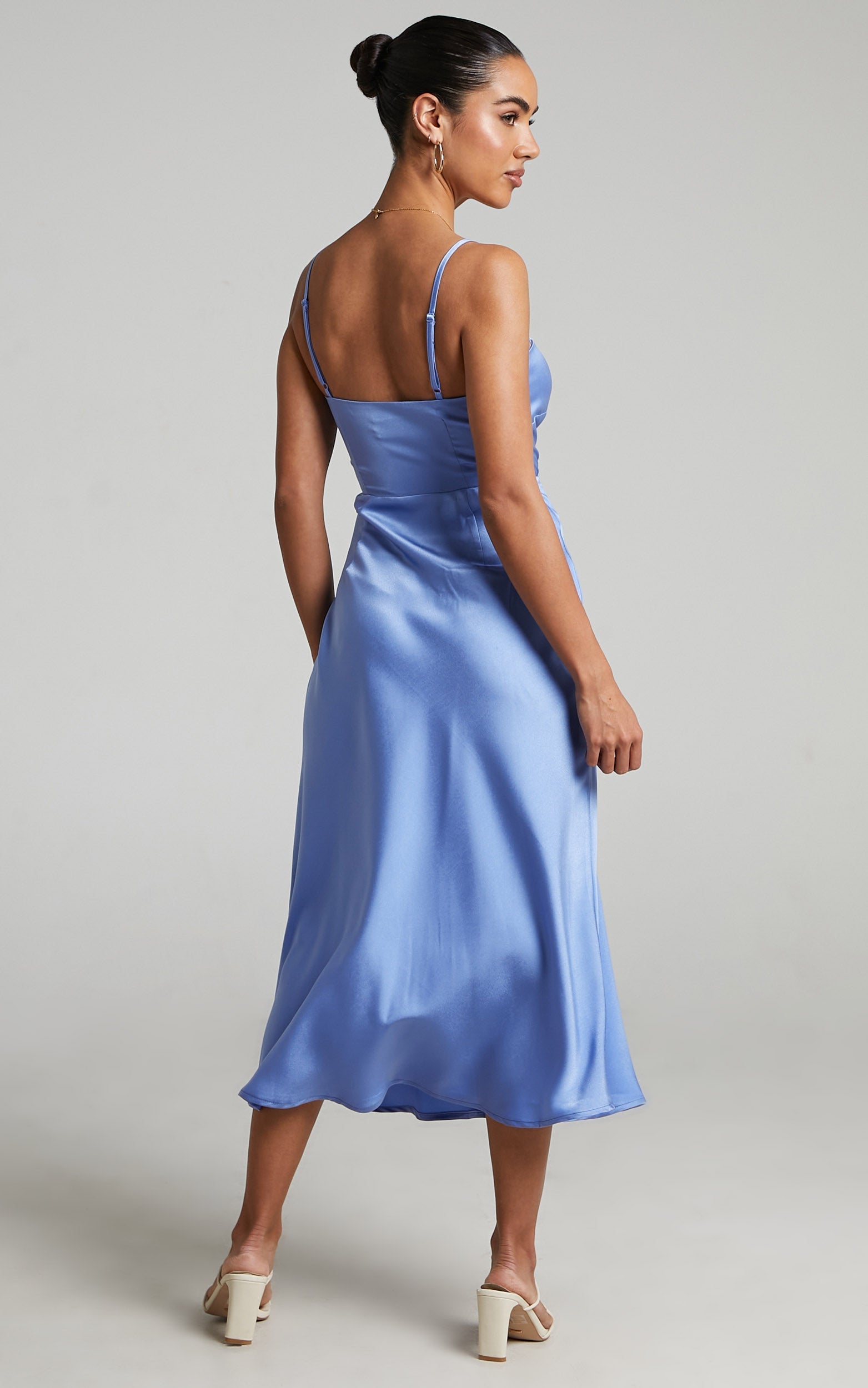 Tomoni Flounce Shoulder Midi Dress in Cornflower Blue