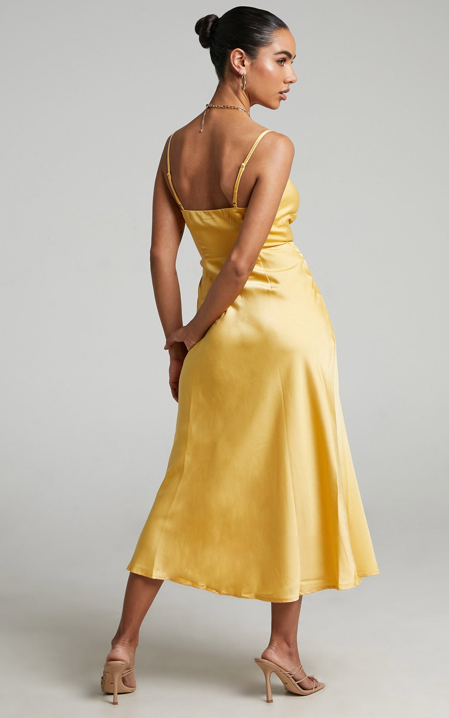 Tomoni Flounce Shoulder Midi Dress in Yellow
