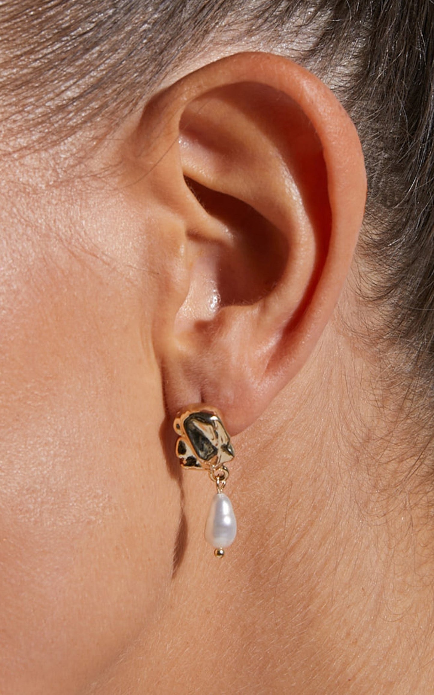 Vaira Pearl Drop Earrings in Gold Pearl