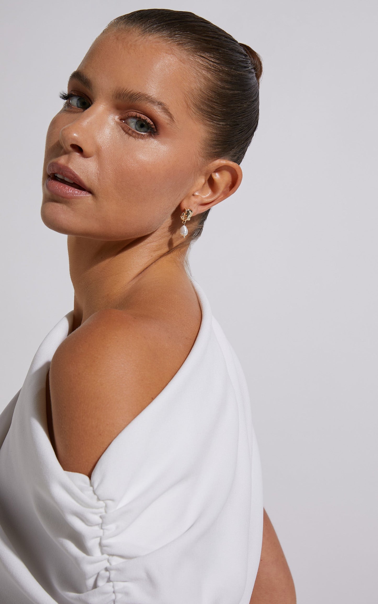 Vaira Pearl Drop Earrings in Gold Pearl