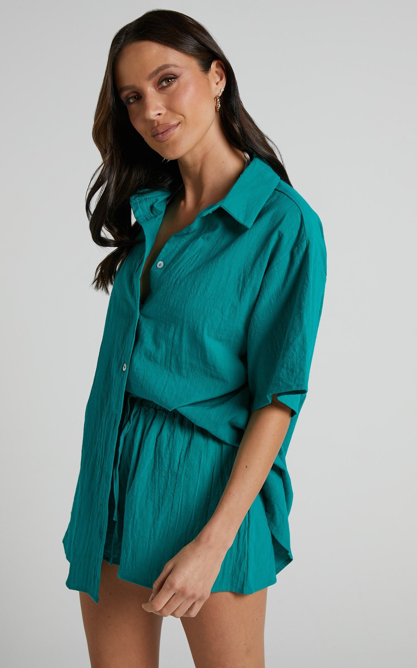 Vina Del Mar Two Piece Set - Linen Look Shirt and Shorts Set in Green