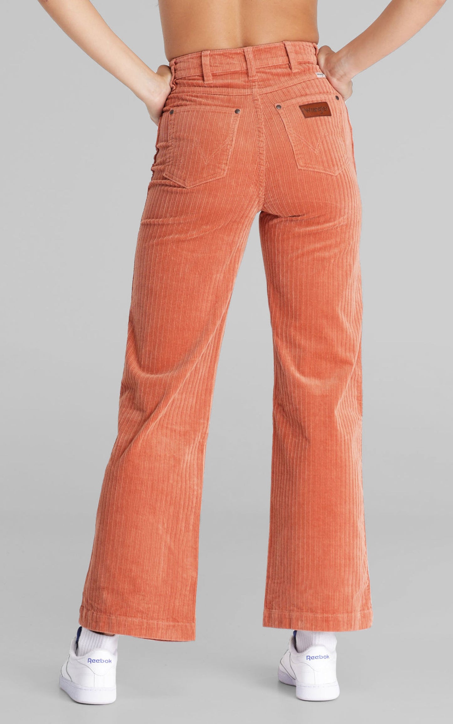 Wrangler - HI BELLS Cord in SAFFRON CORD