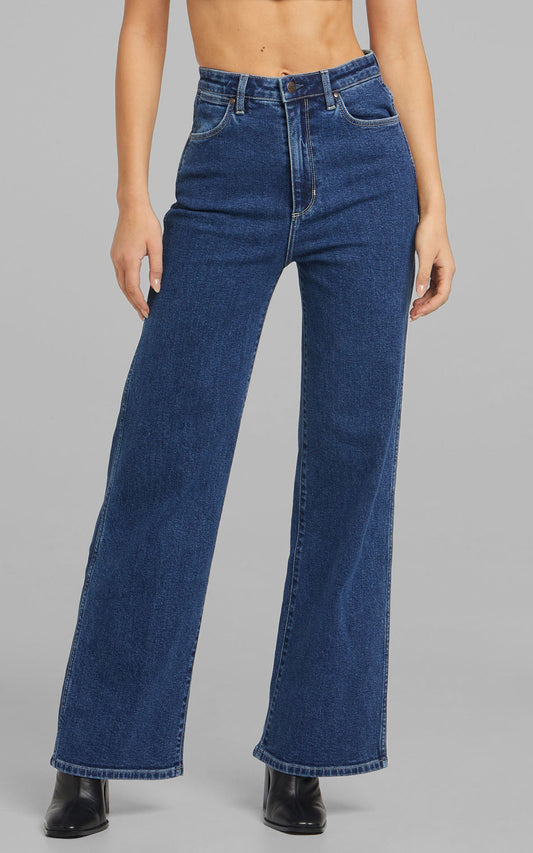 Wrangler - Hi Bells Jeans in Absolute Indigo