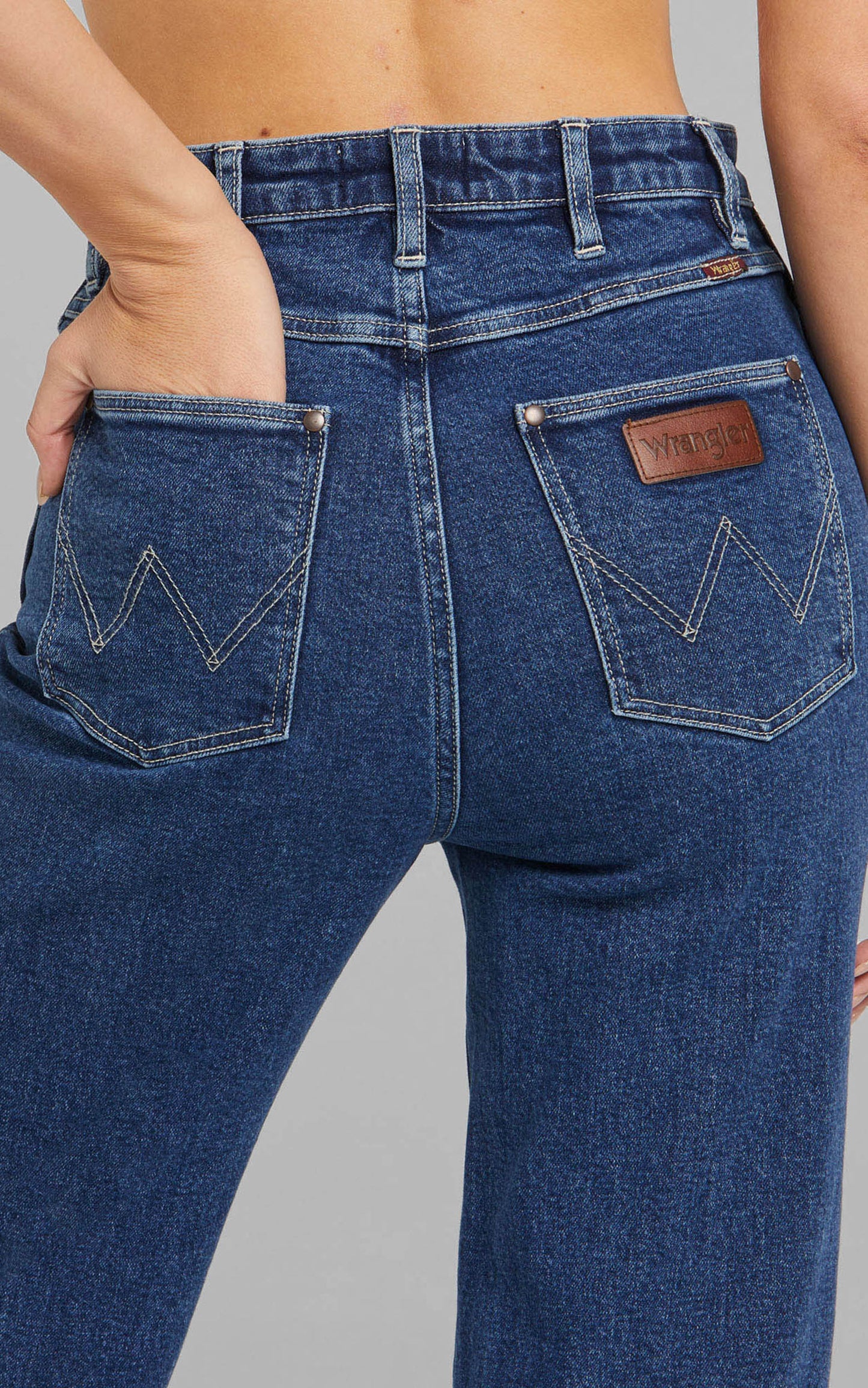 Wrangler - Hi Bells Jeans in Absolute Indigo