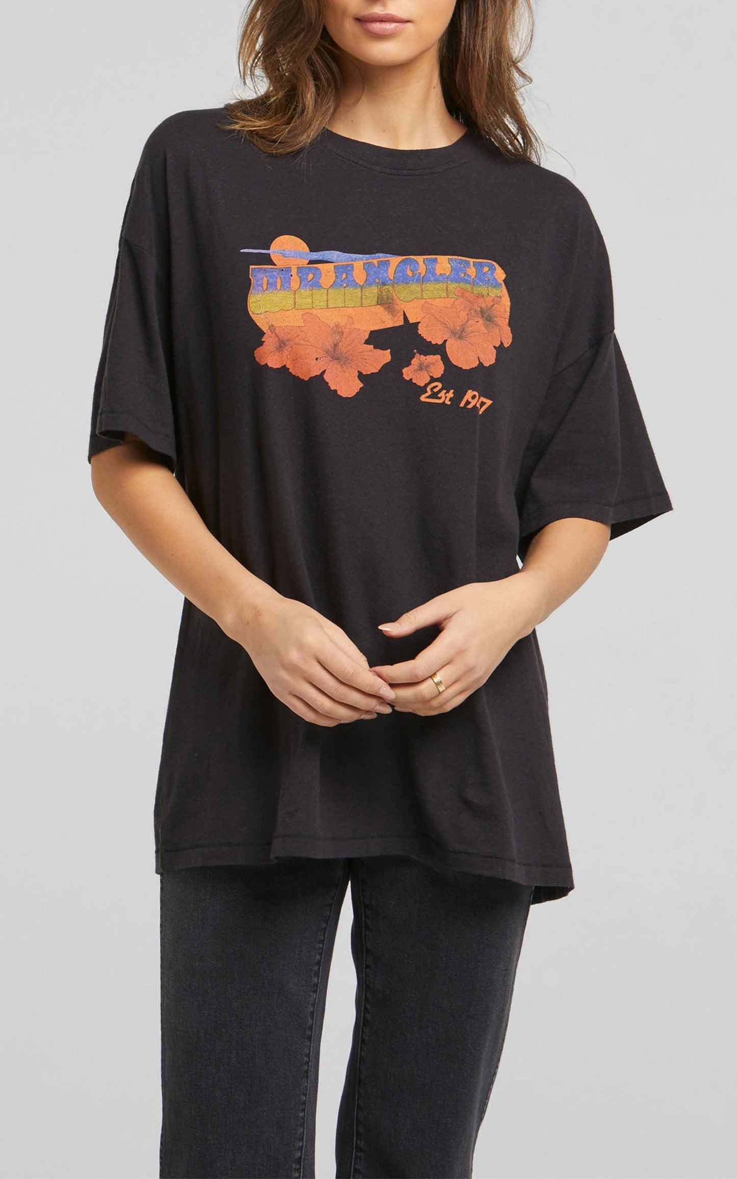 Wrangler - SWEET BREEZE OS TEE in Worn Black