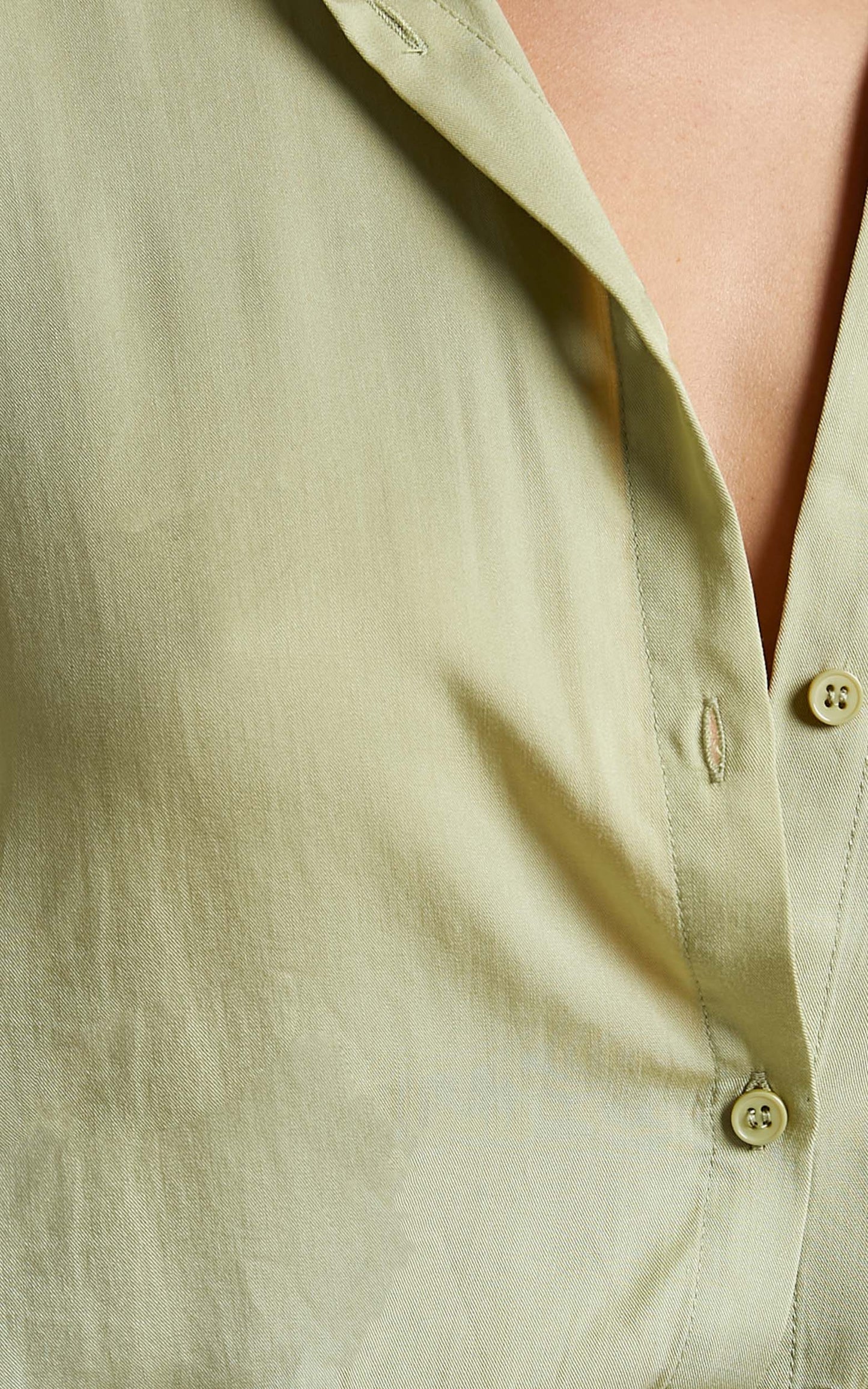 Wanda Shirt - Button Up Shirt in Green