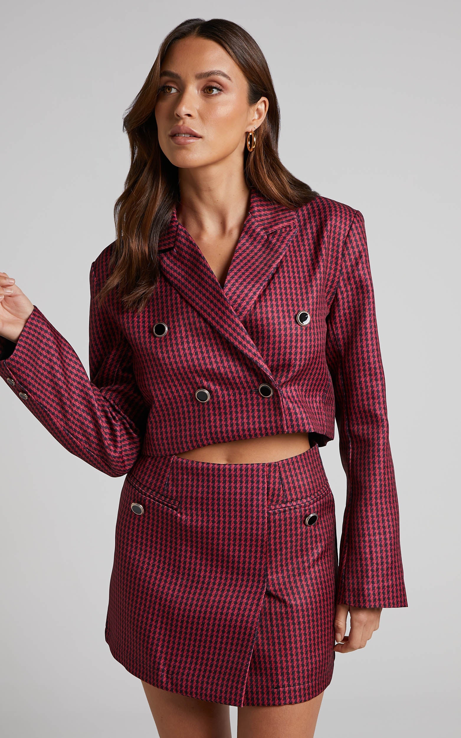 Wilma Mini Skirt - Button Detail Houndstooth Skirt in Burgundy