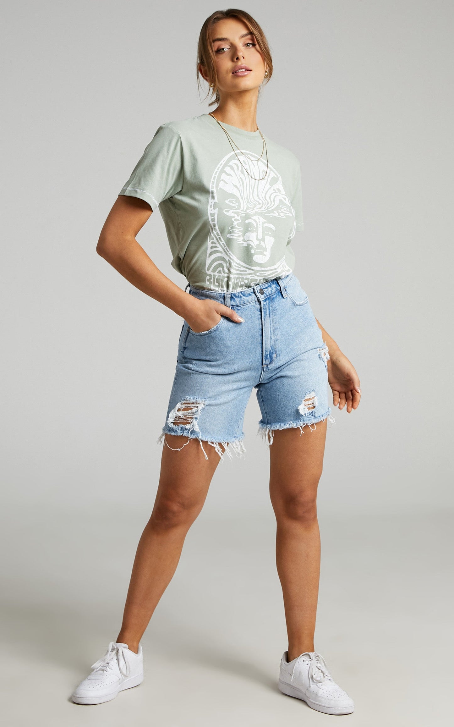 Wrangler - Tyler Wide Denim Short in Blue Fiesta
