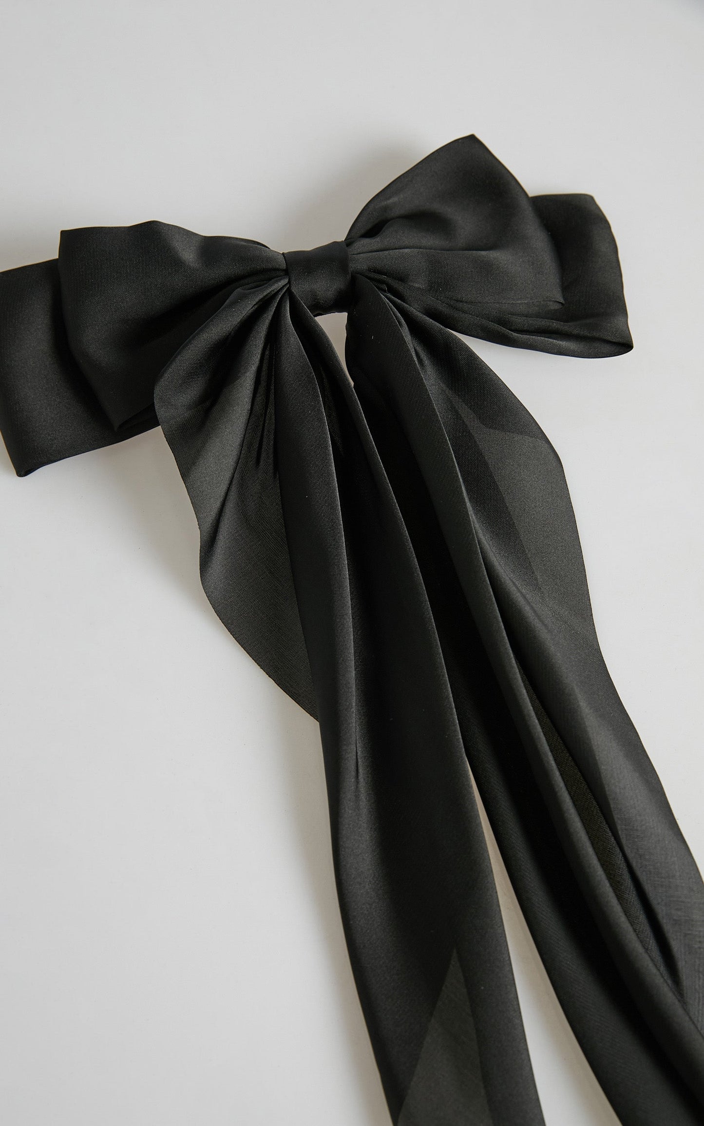 Xianee Oversized Bow in Black