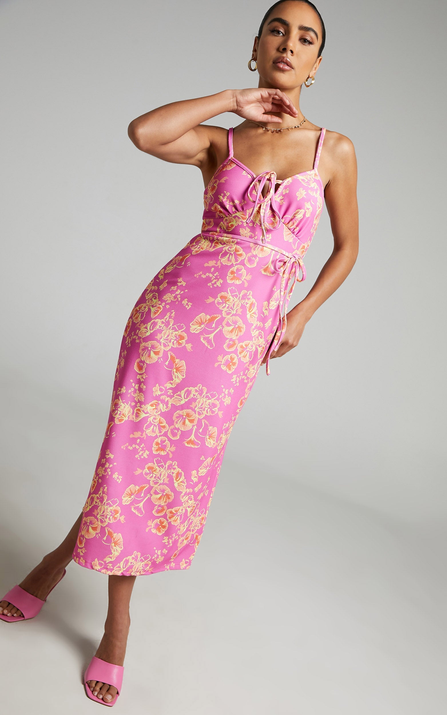 Yara Midi Dress in Floral Fantasia