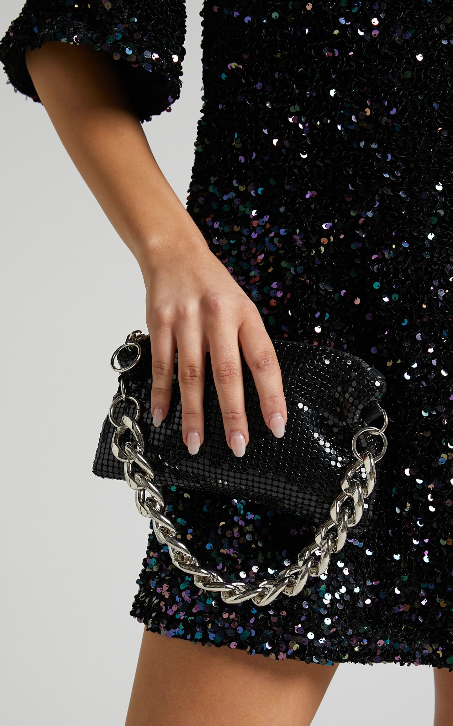 Yeeshai Bag - Sequin Mesh Chain Strap Bag in Black and Silver