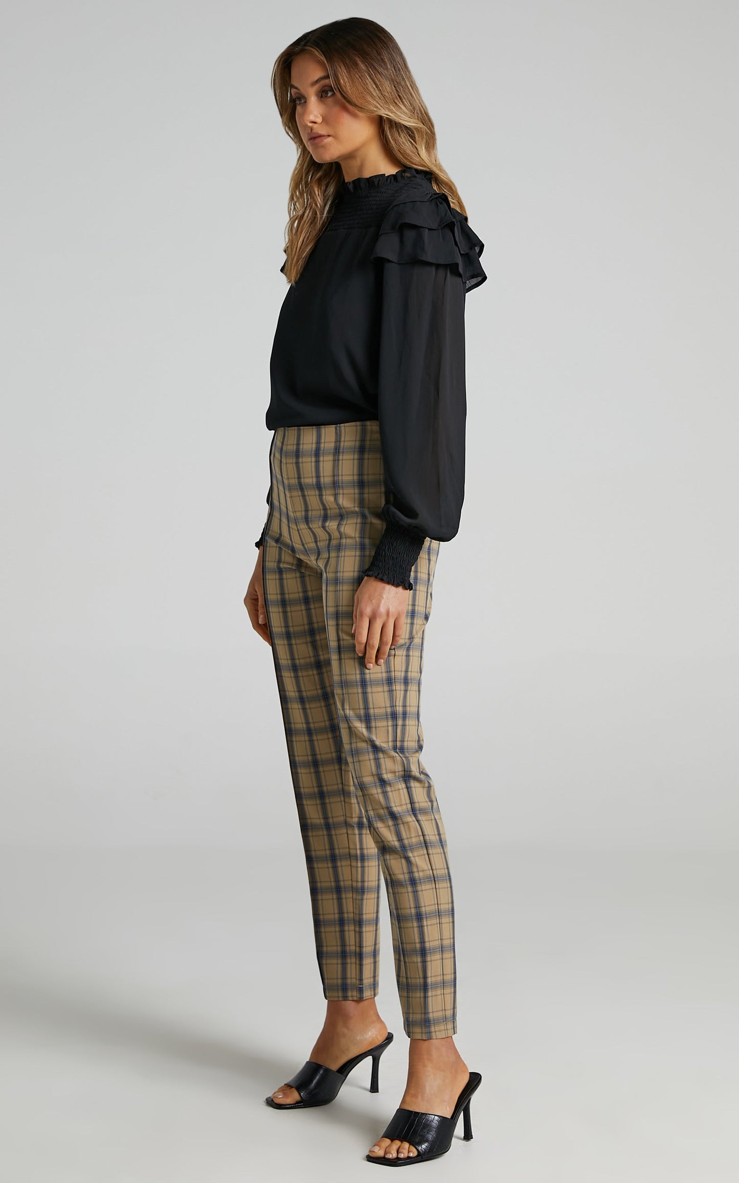 Zenobia Top - Longsleeve Ruffle Top in Black