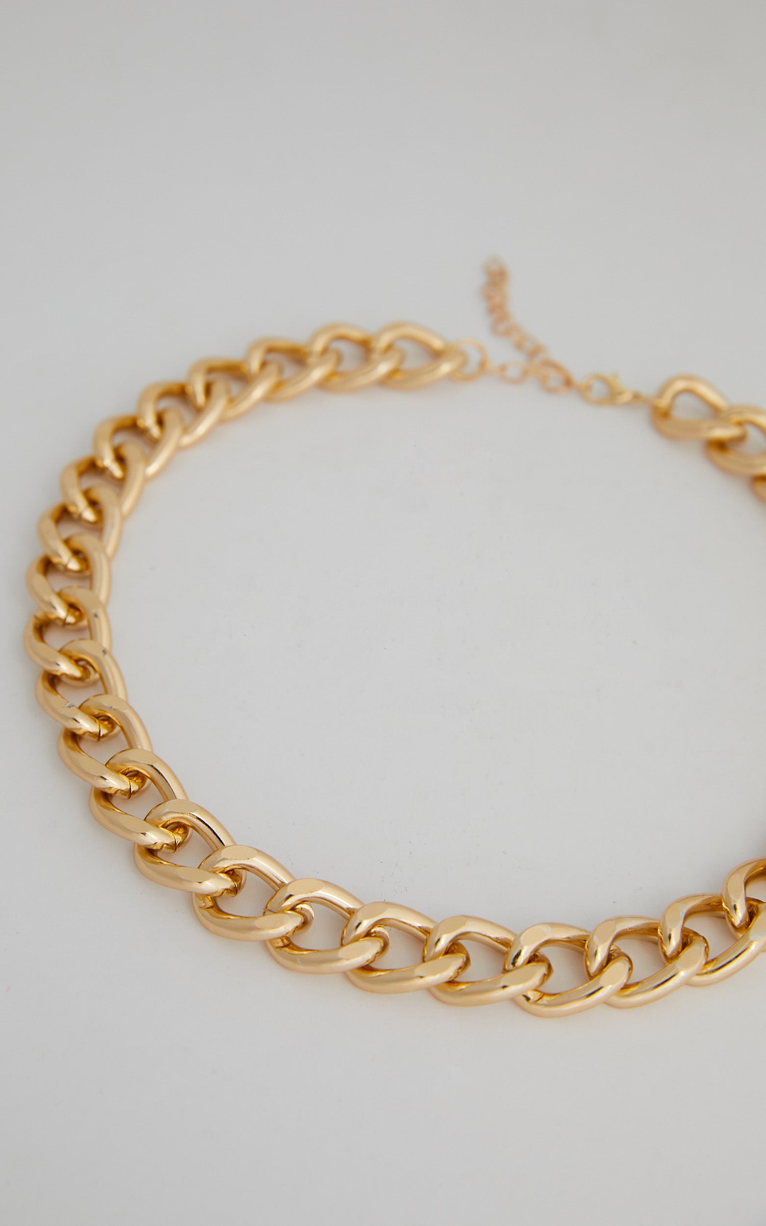 Zetta Necklace in Gold