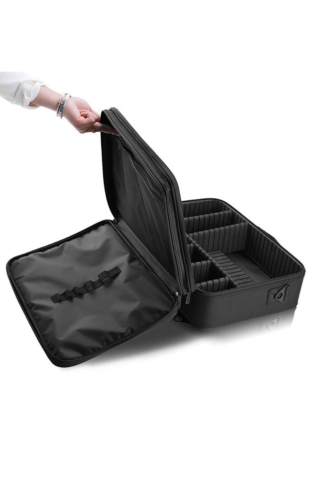 Pro Travel Makeup Case in black