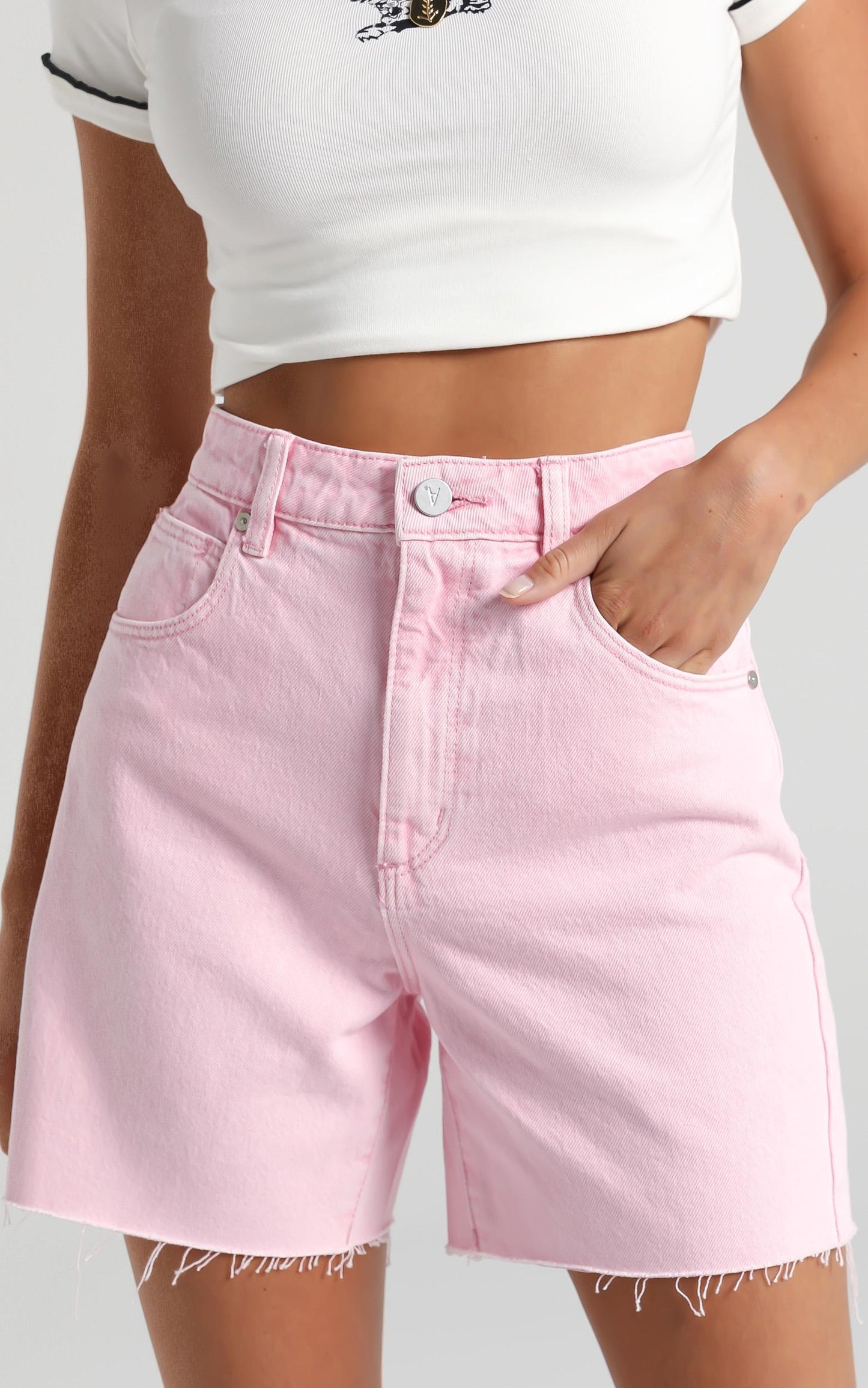 Abrand X Dyspnea - A Claudia Cut Off Denim Short in Pink