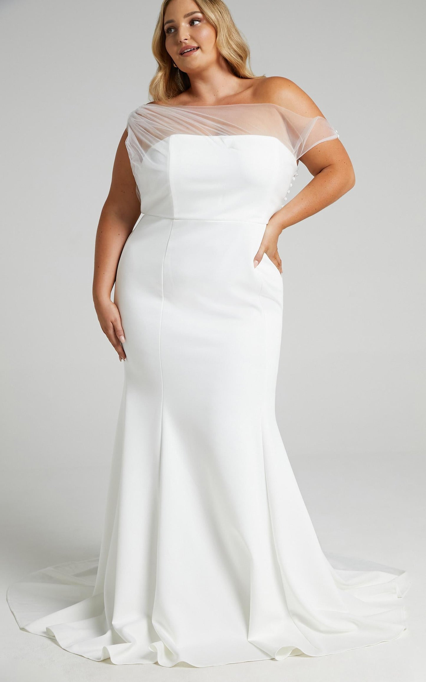 Put A Ring On It Gown - Asymmetric Mesh Shoulder Mermaid Gown in White