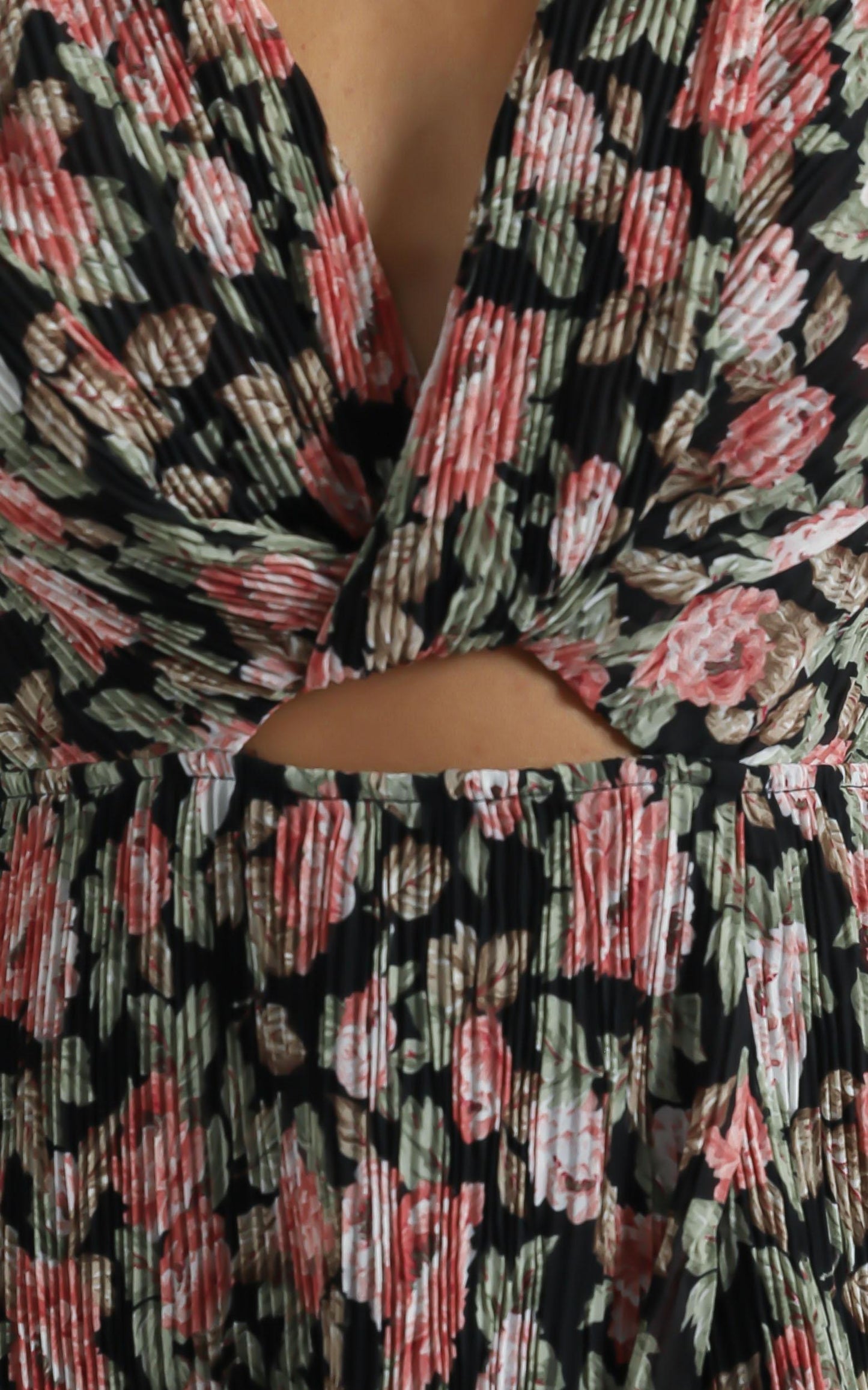 Amelia Midi Dress in Pleated Rose Floral