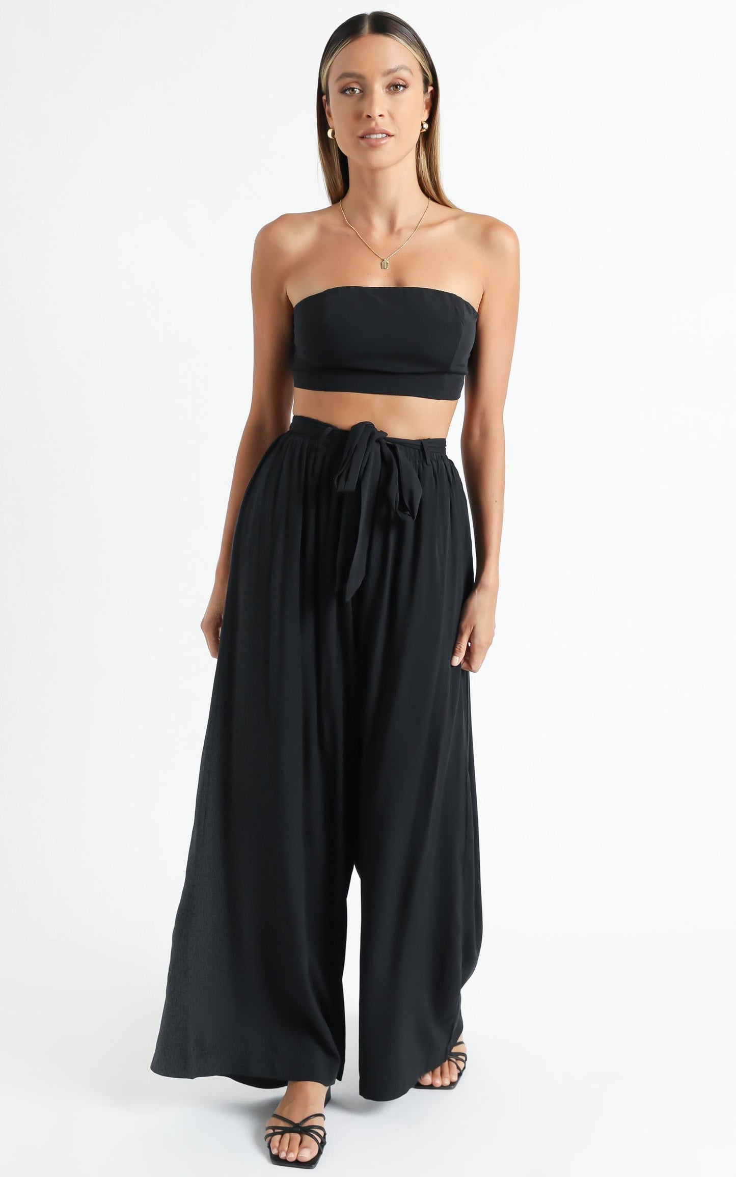 Askania Two Piece Set in Black