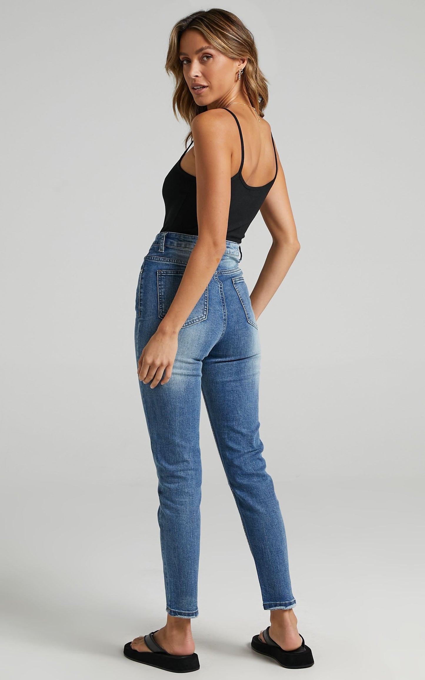Caitlin Skinny Jeans in Mid Blue Denim
