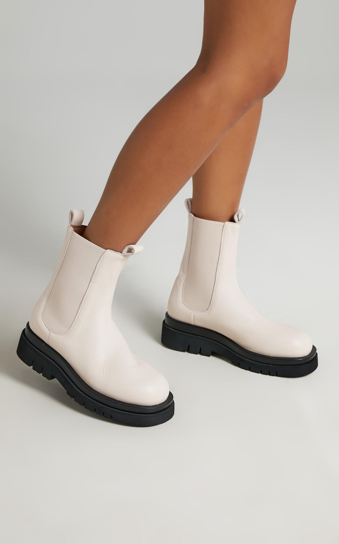 Alias Mae - Cam Boots in Bone Tumble