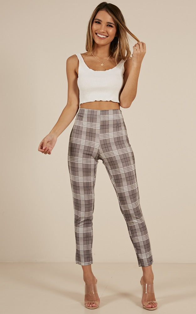 Only A Feeling Jeggings In Grey Check