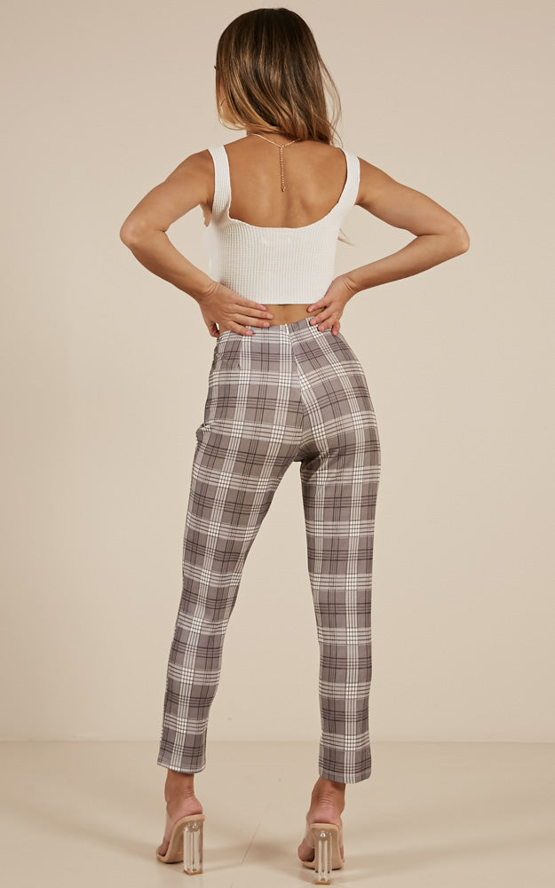 Only A Feeling Jeggings In Grey Check