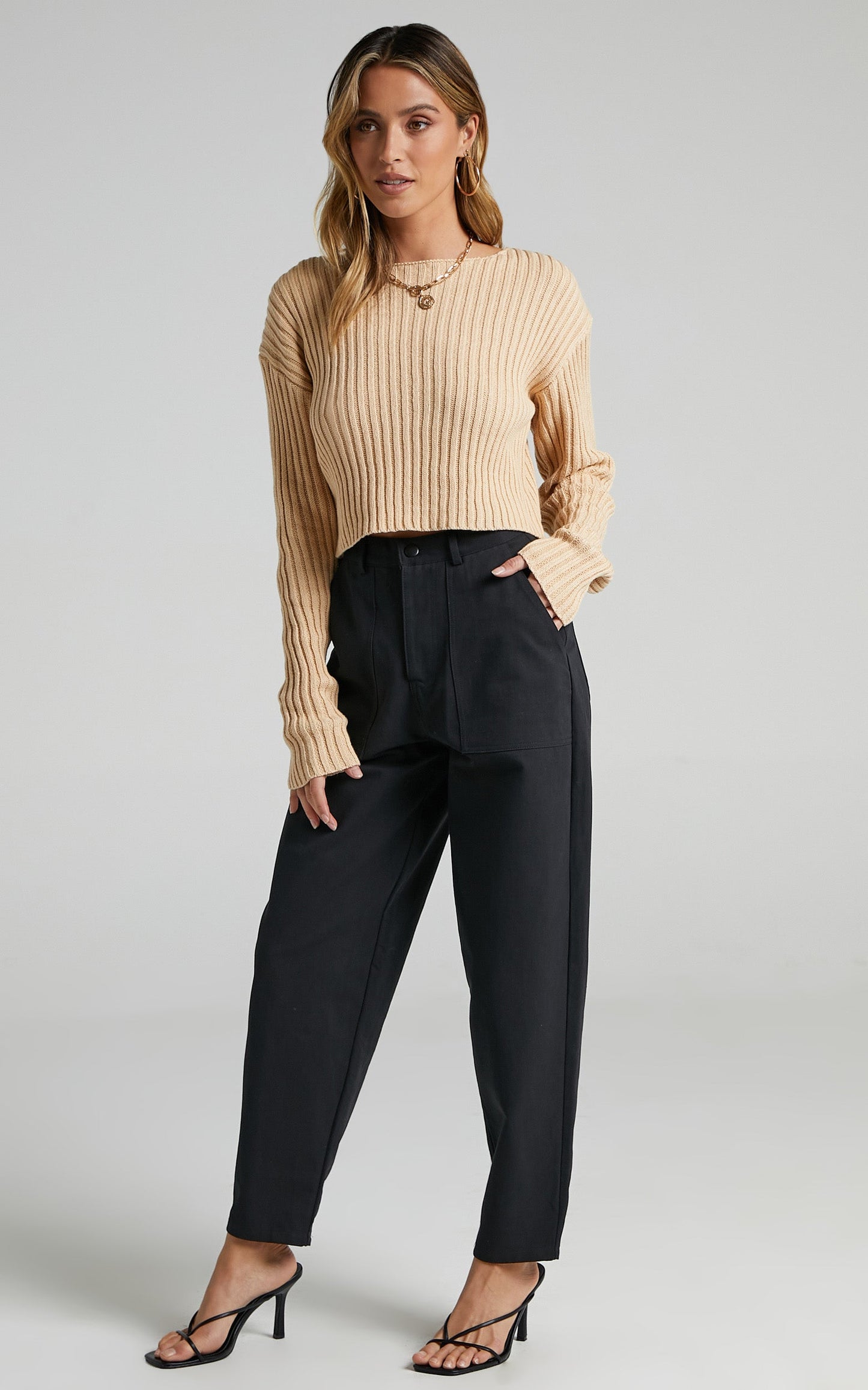 Delvina Pants in Black