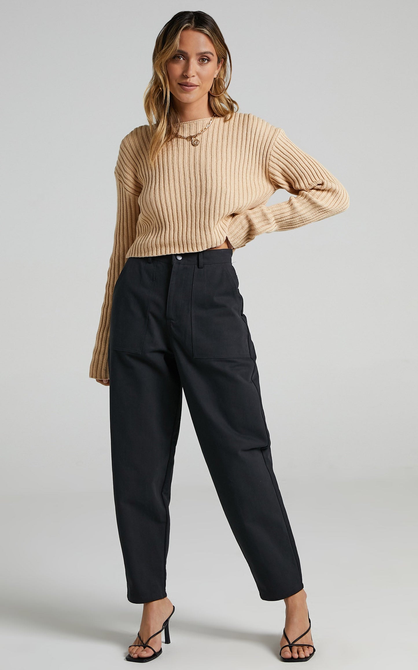 Delvina Pants in Black