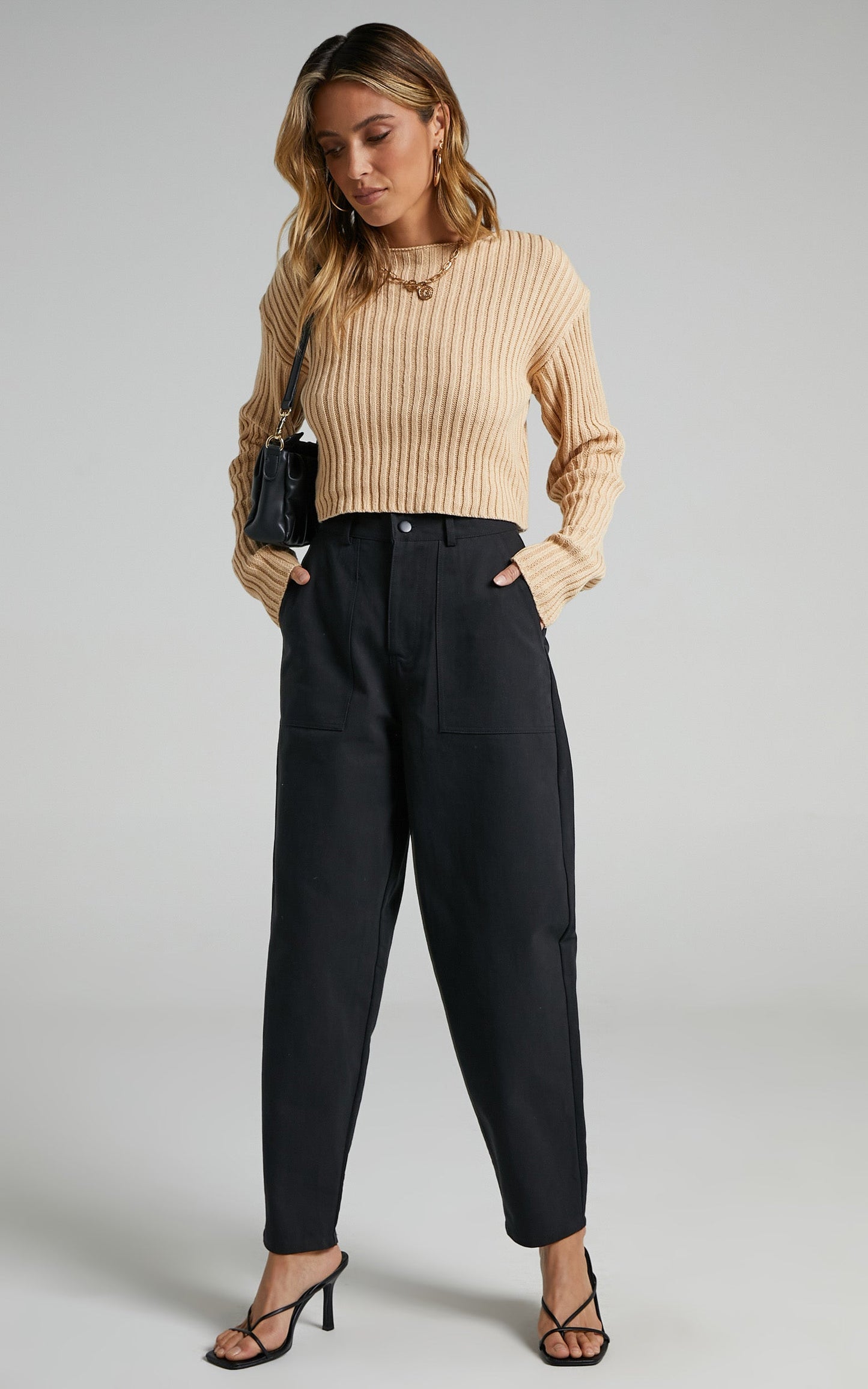 Delvina Pants in Black