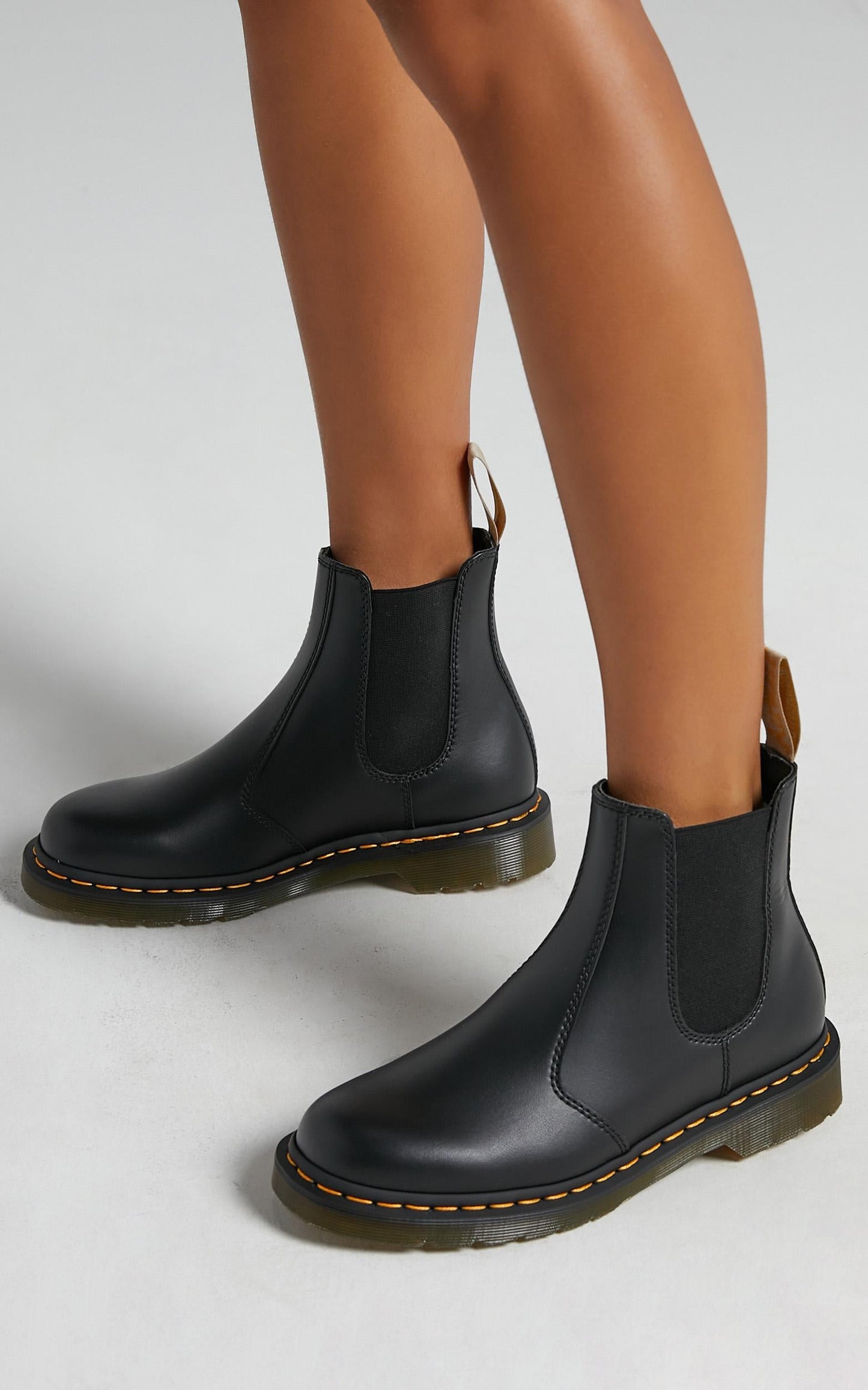 Dr. Martens - Vegan 2976 Chelsea Boot in Black Felix Rub Off