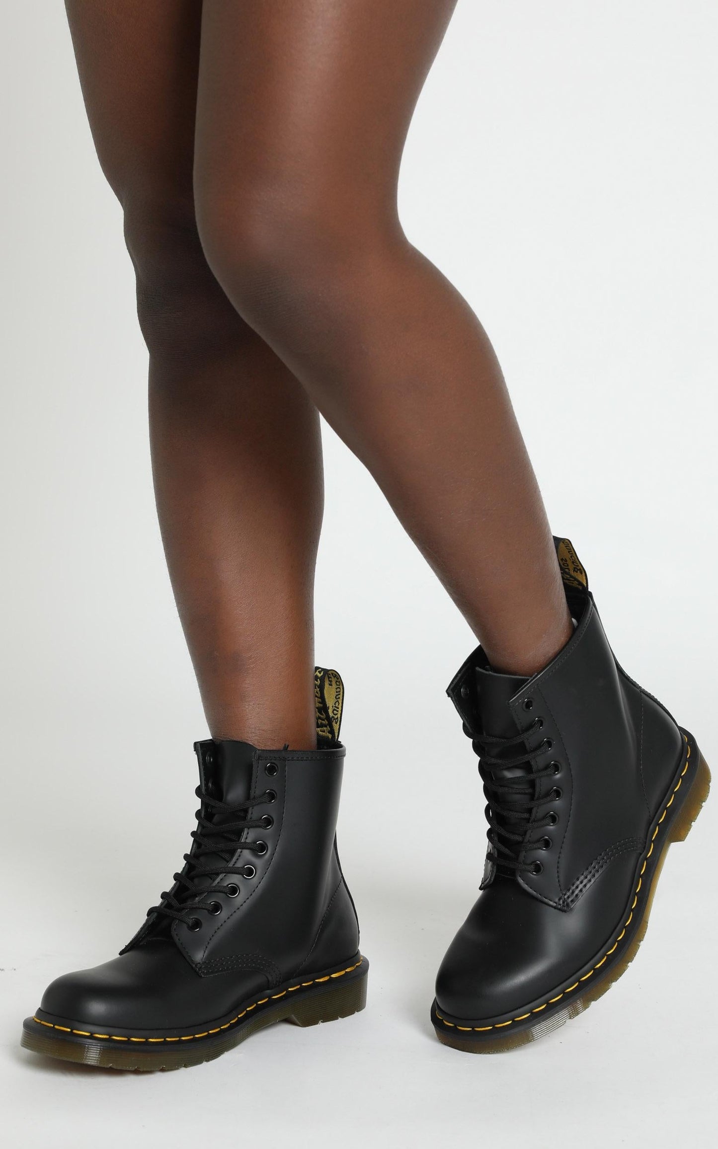 Dr. Martens - 1460 8 Eye Boot in Black Smooth