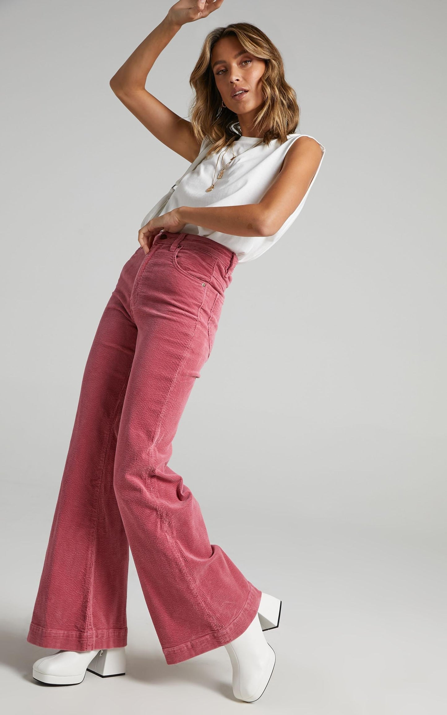 Rollas x Sofia Richie - Eastcoast Cord Flare in Rose Cord