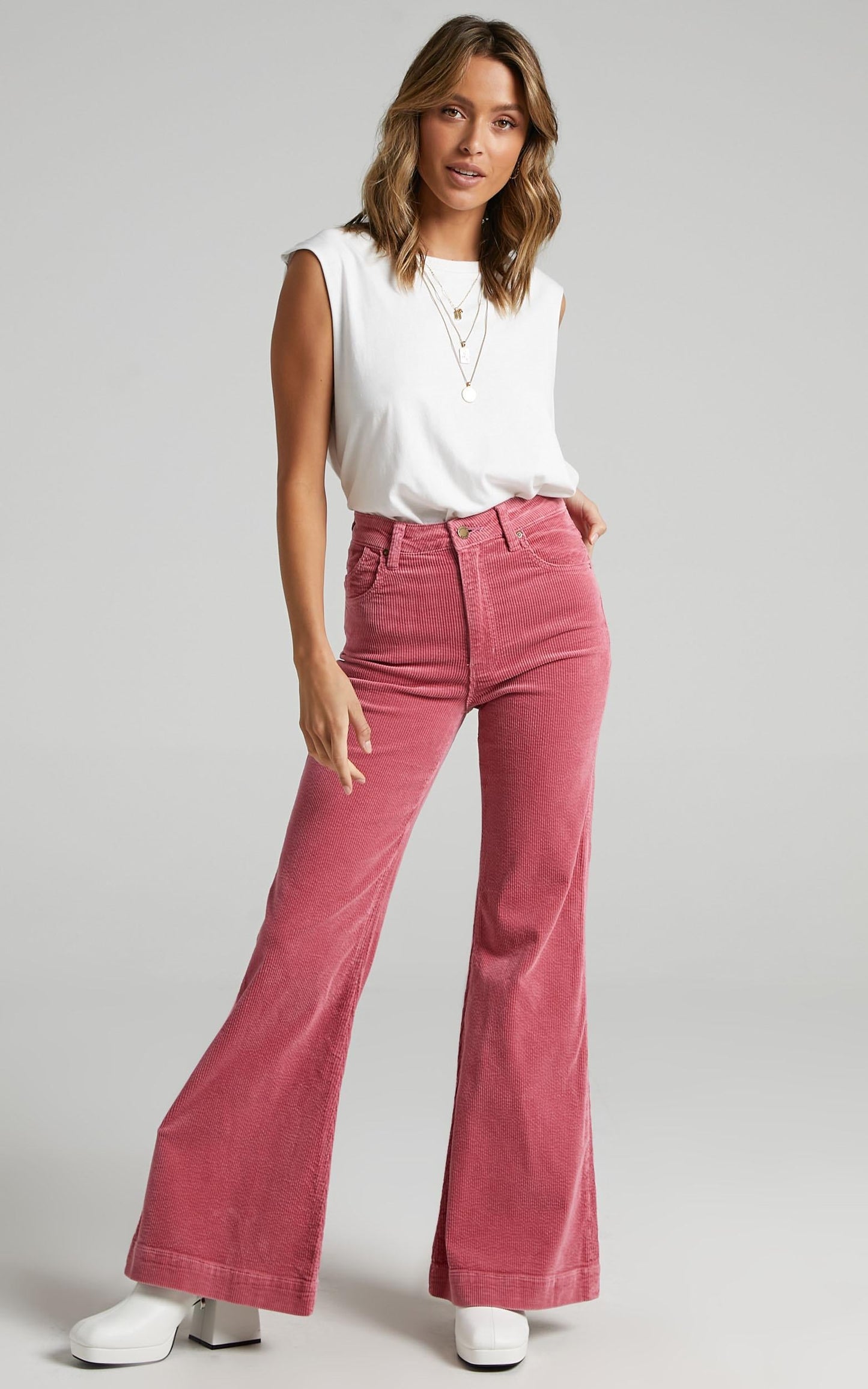 Rollas x Sofia Richie - Eastcoast Cord Flare in Rose Cord