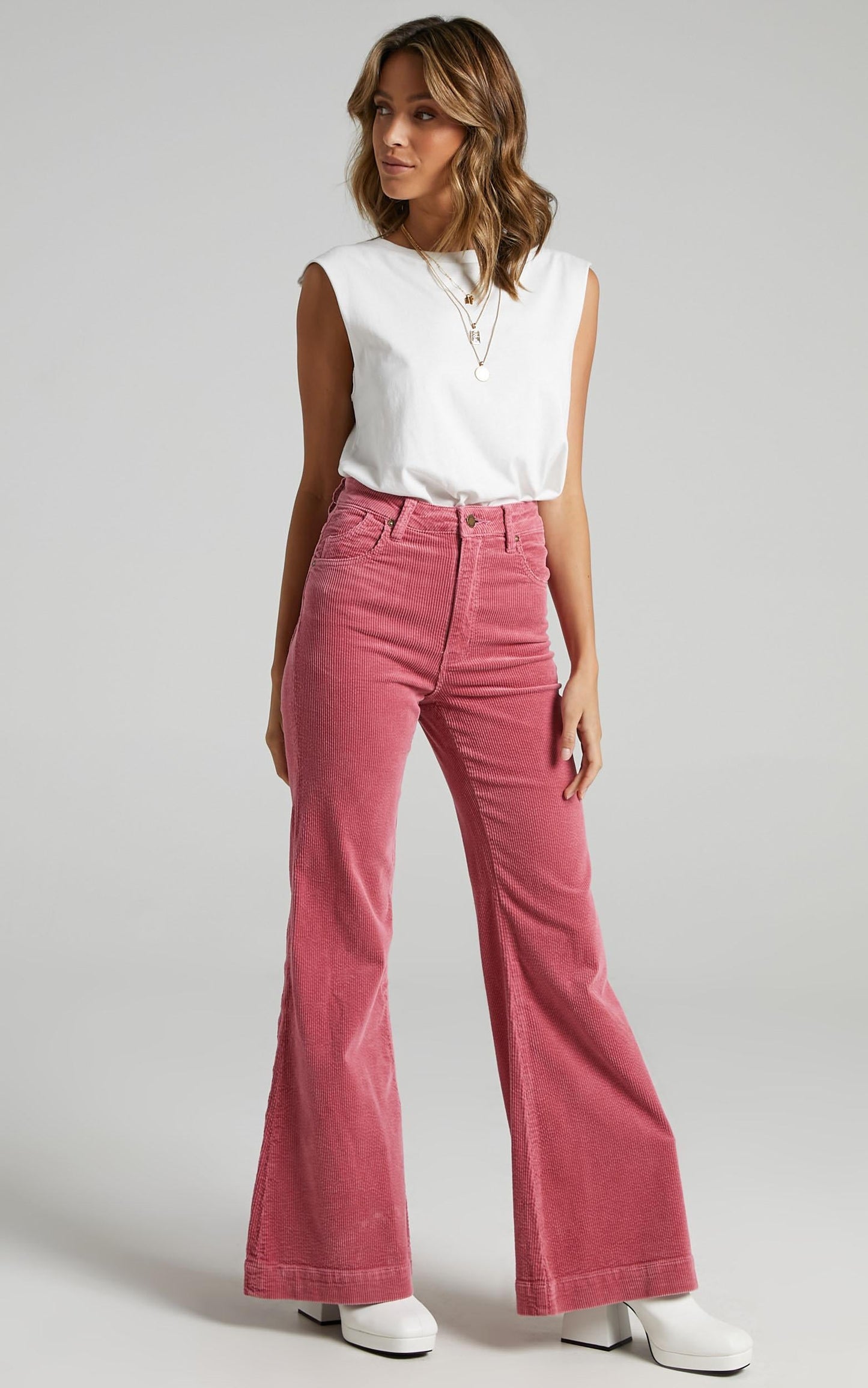 Rollas x Sofia Richie - Eastcoast Cord Flare in Rose Cord