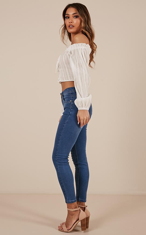 Adele Jeans In Mid Wash
