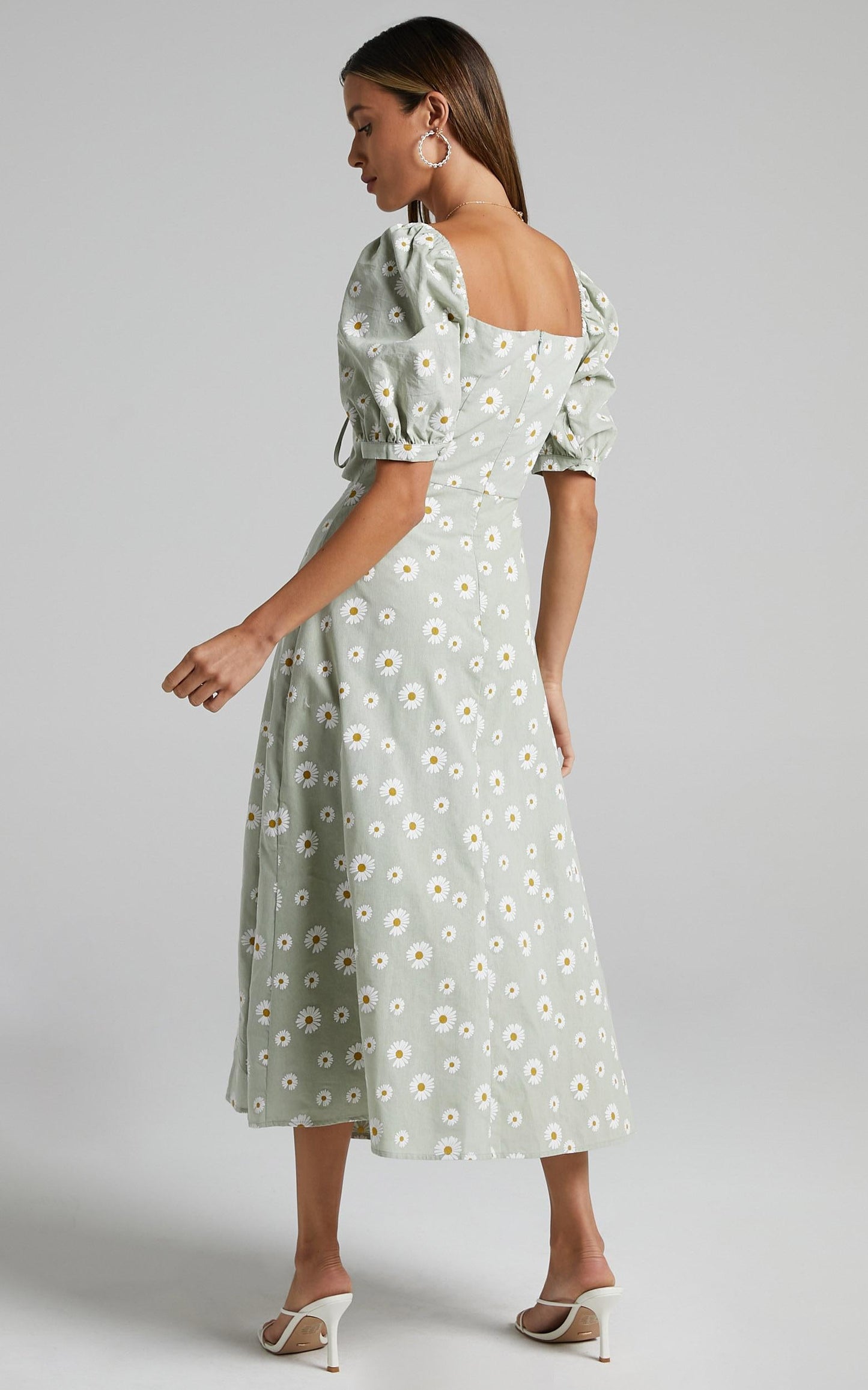 Elessar Dress in Sage Daisies