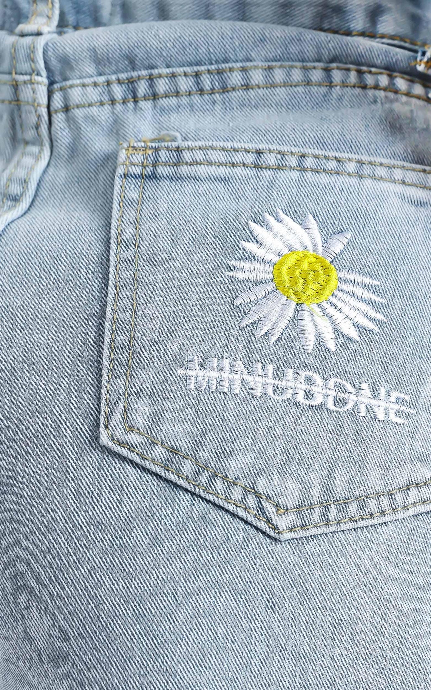 Anja Shorts in Mid Wash