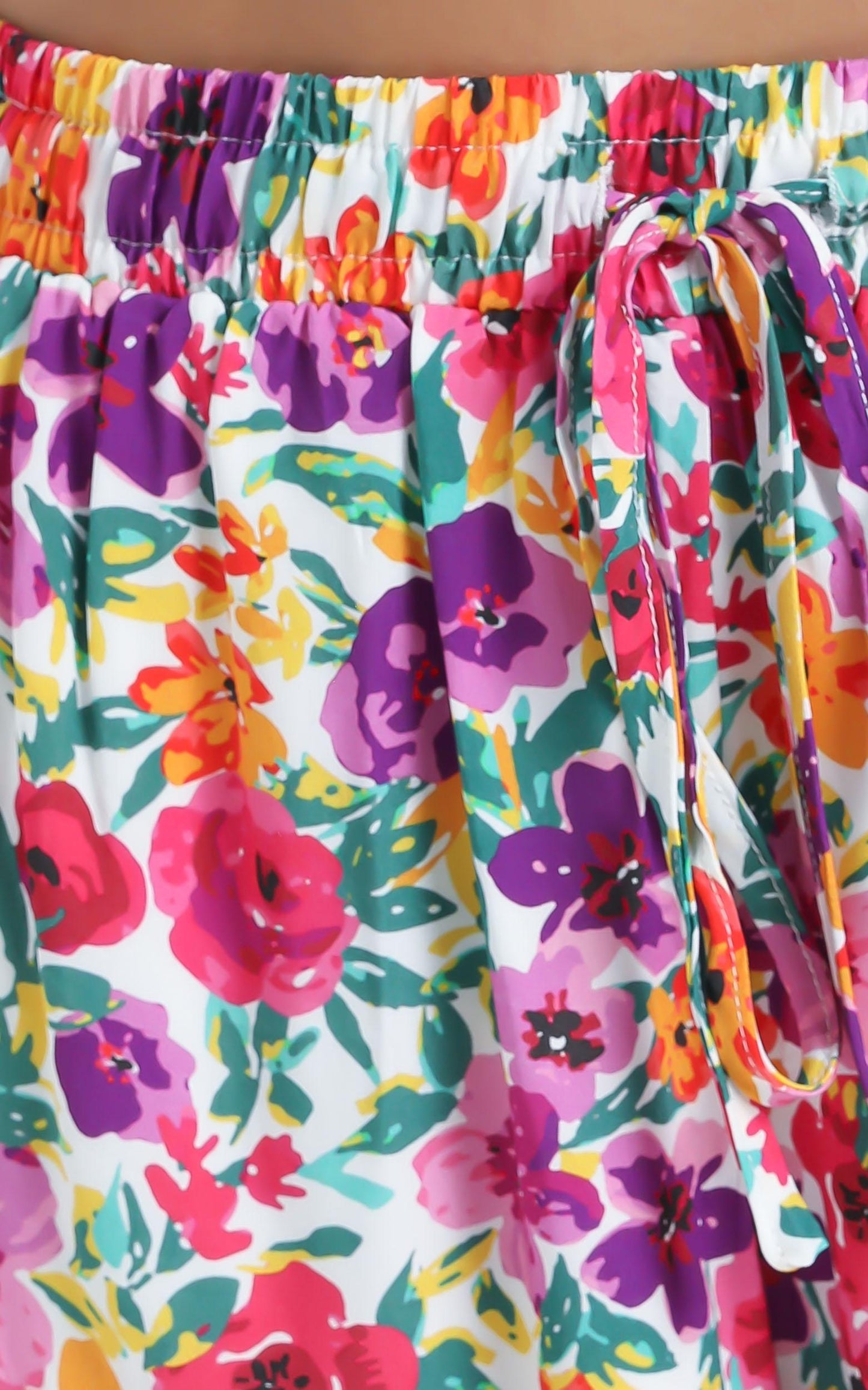 Beach Vibes Shorts in Packed Floral