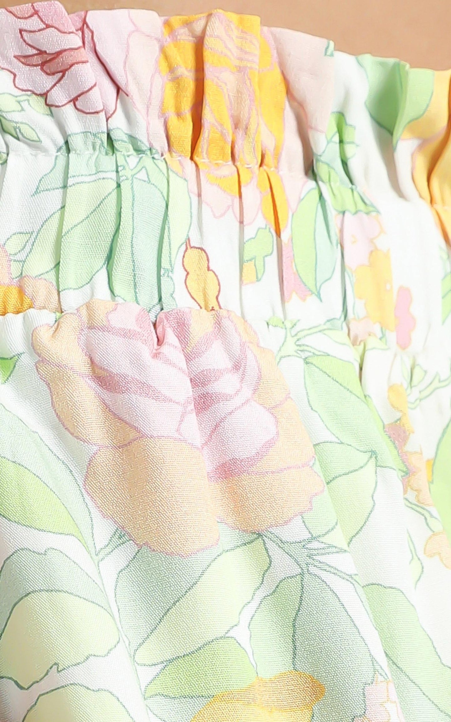Thilia Shorts in Linear Floral