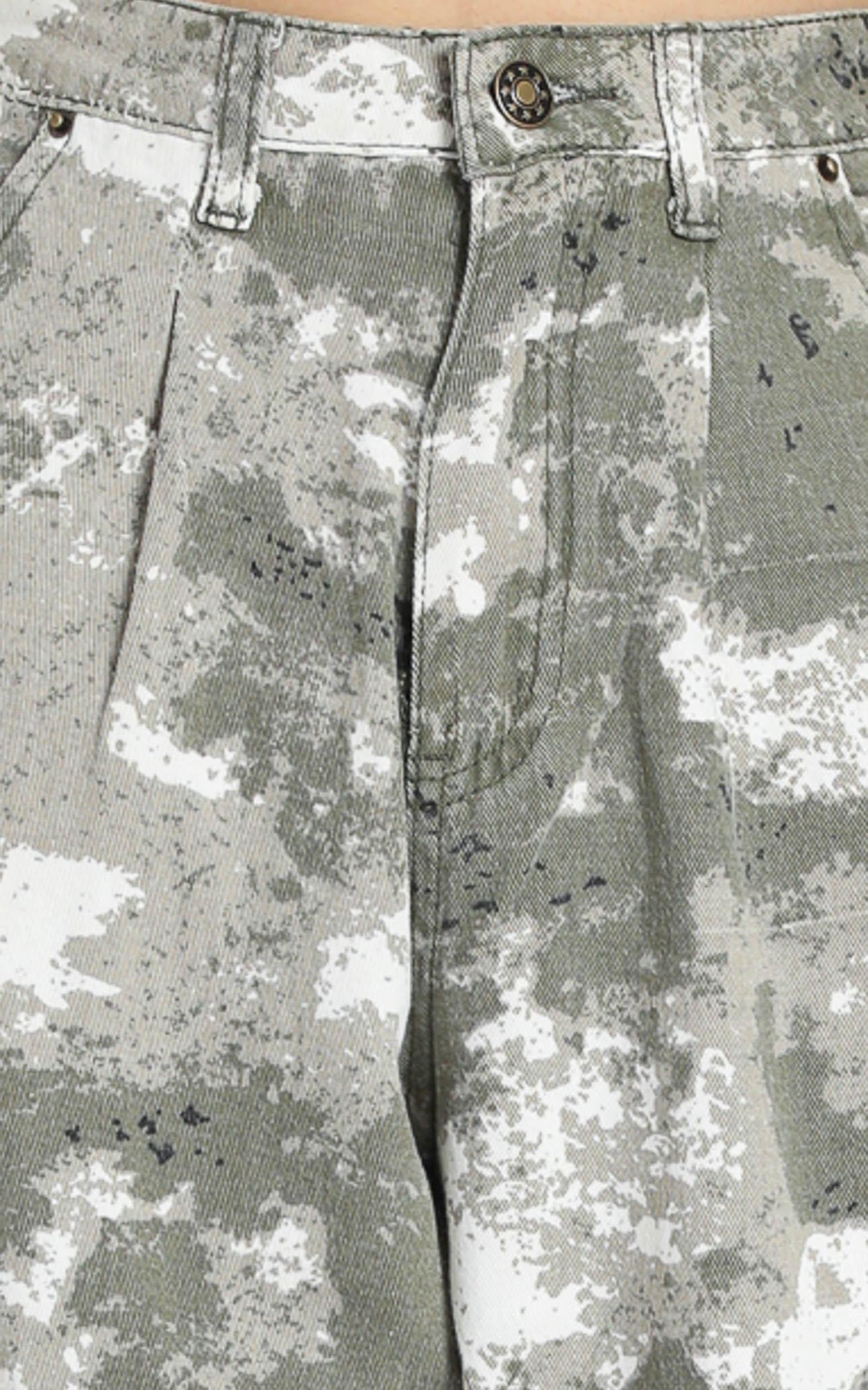 Lioness - On My Way Denim Jeans in Green Camo