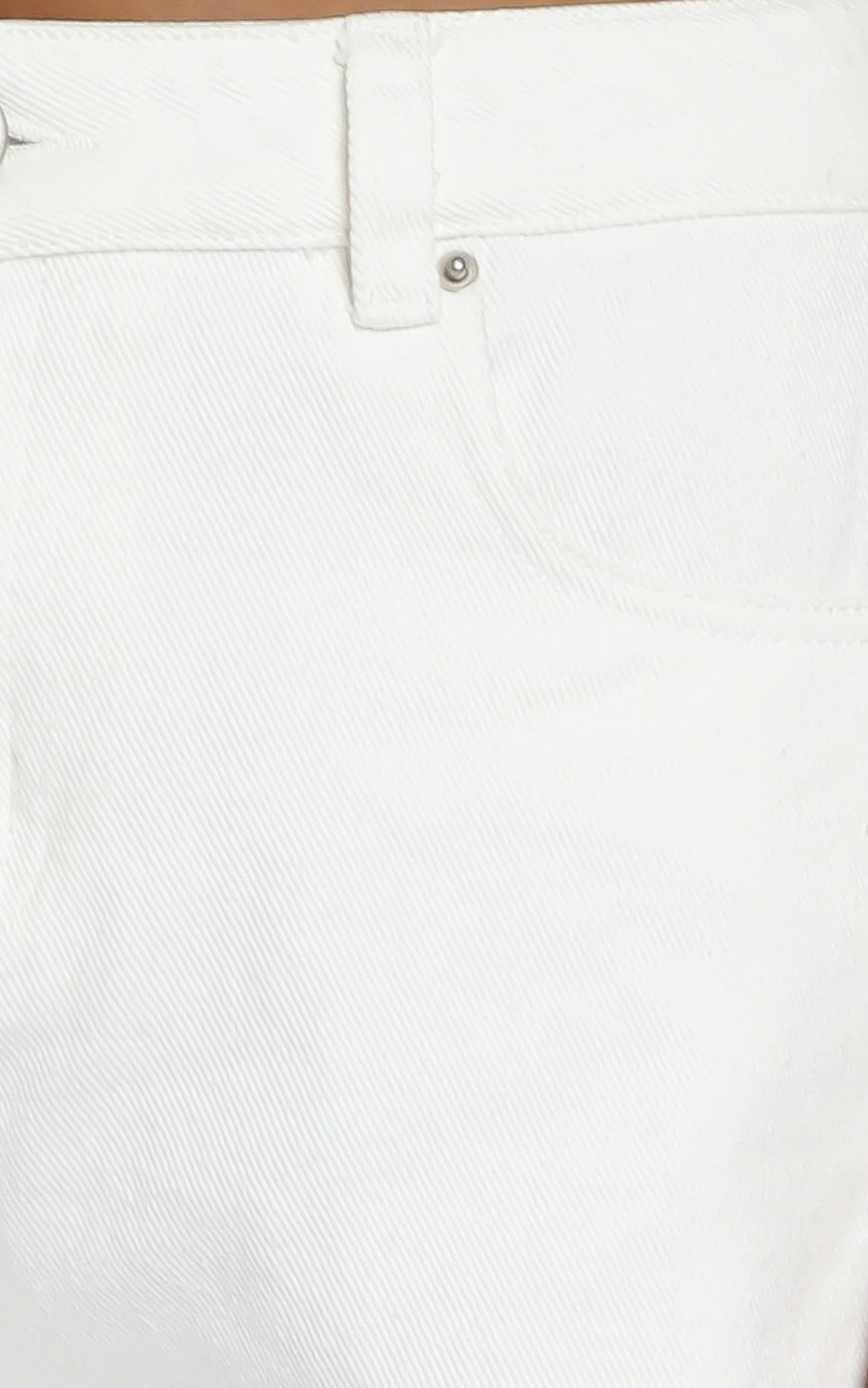 Loco Shorts in White Denim