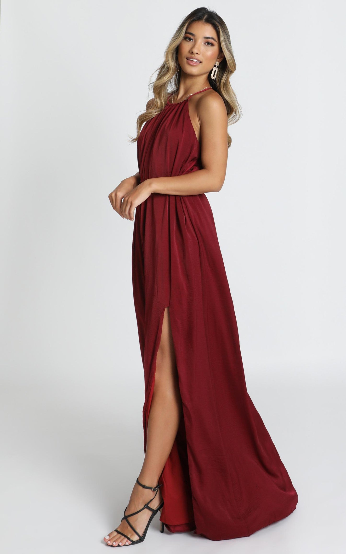 Graceful Dancer Dress In Wine