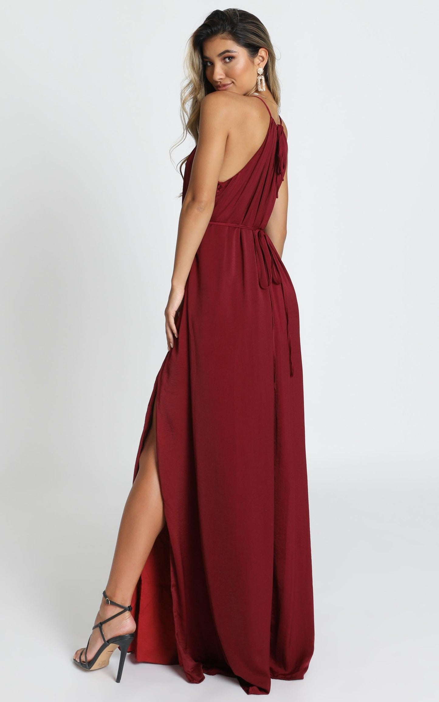 Graceful Dancer Dress In Wine