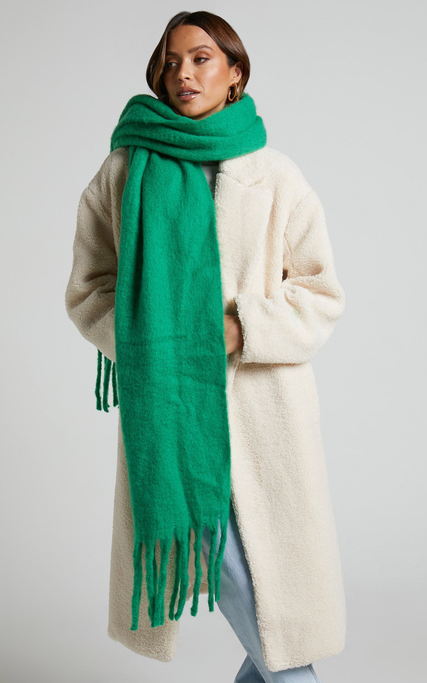 Marlowe Thick Long Tassles Scarf in Green